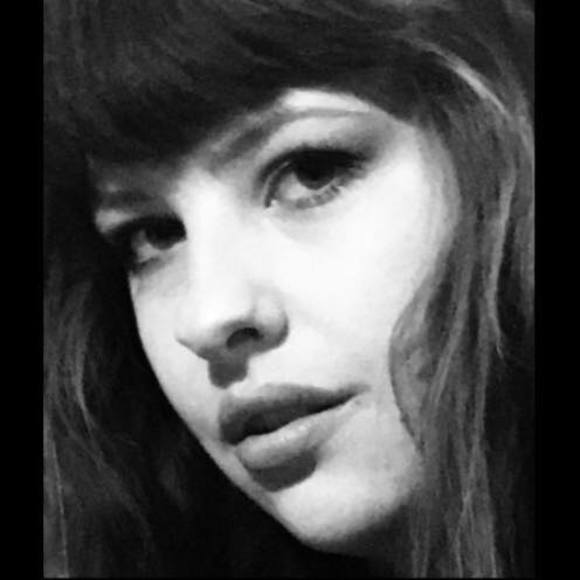 Meet your Posher, Jessica - Picture 1 of 1